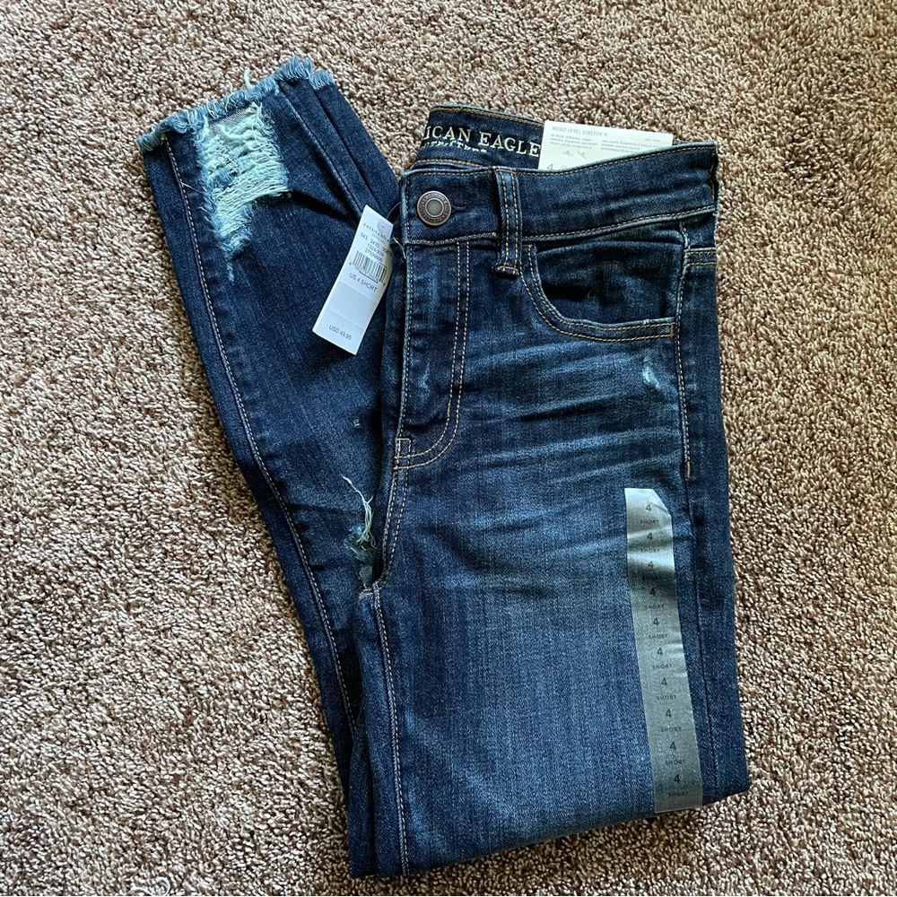 NWT— AE ripped jeans